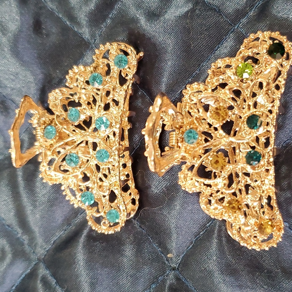 SIMPLE MEDIUM-SIZED HAIR JAW WITH CRYSTAL FLOWERS